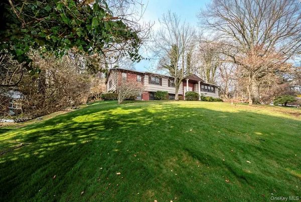 $2,257,770 | 8 Pine Drive, Great Neck, NY 11021