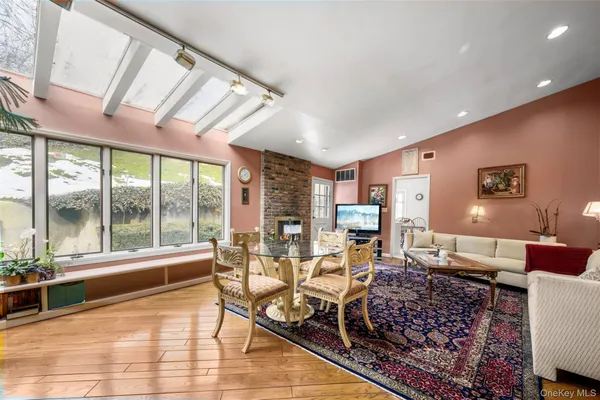 $2,257,770 | 8 Pine Drive, Great Neck, NY 11021
