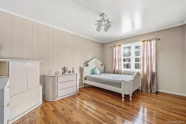 $2,257,770 | 8 Pine Drive, Great Neck, NY 11021