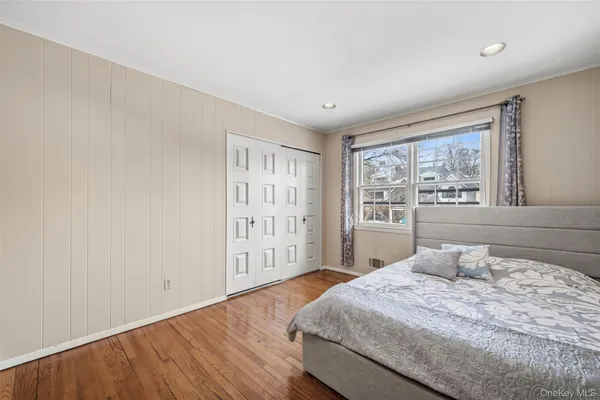 $2,257,770 | 8 Pine Drive, Great Neck, NY 11021