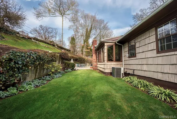 $2,257,770 | 8 Pine Drive, Great Neck, NY 11021