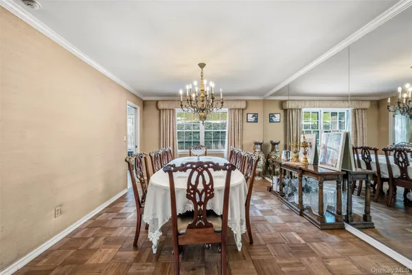 $2,257,770 | 8 Pine Drive, Great Neck, NY 11021