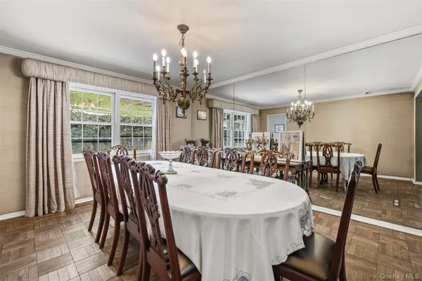 $2,257,770 | 8 Pine Drive, Great Neck, NY 11021