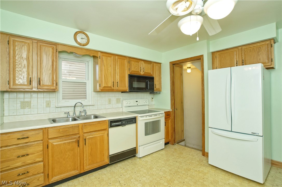 1530 Mapledale Road Wickliffe, OH 44092 - Photo 6 of 27 Gallery Image 6