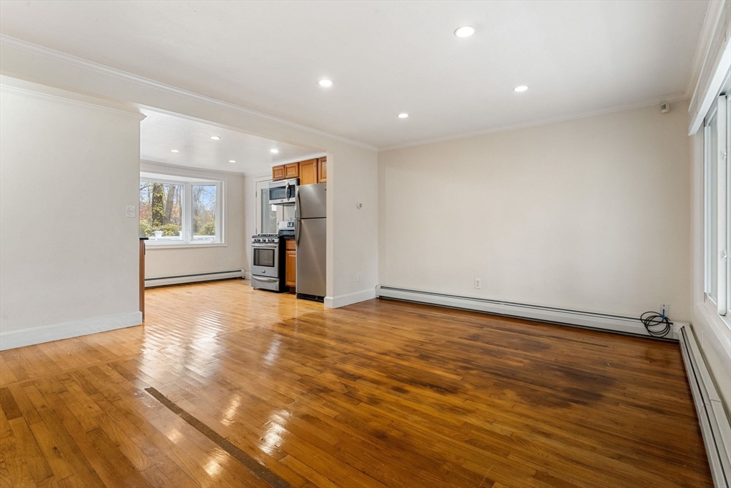 44 Dawes Road Brockton, MA 02301 - Photo 8 of 34