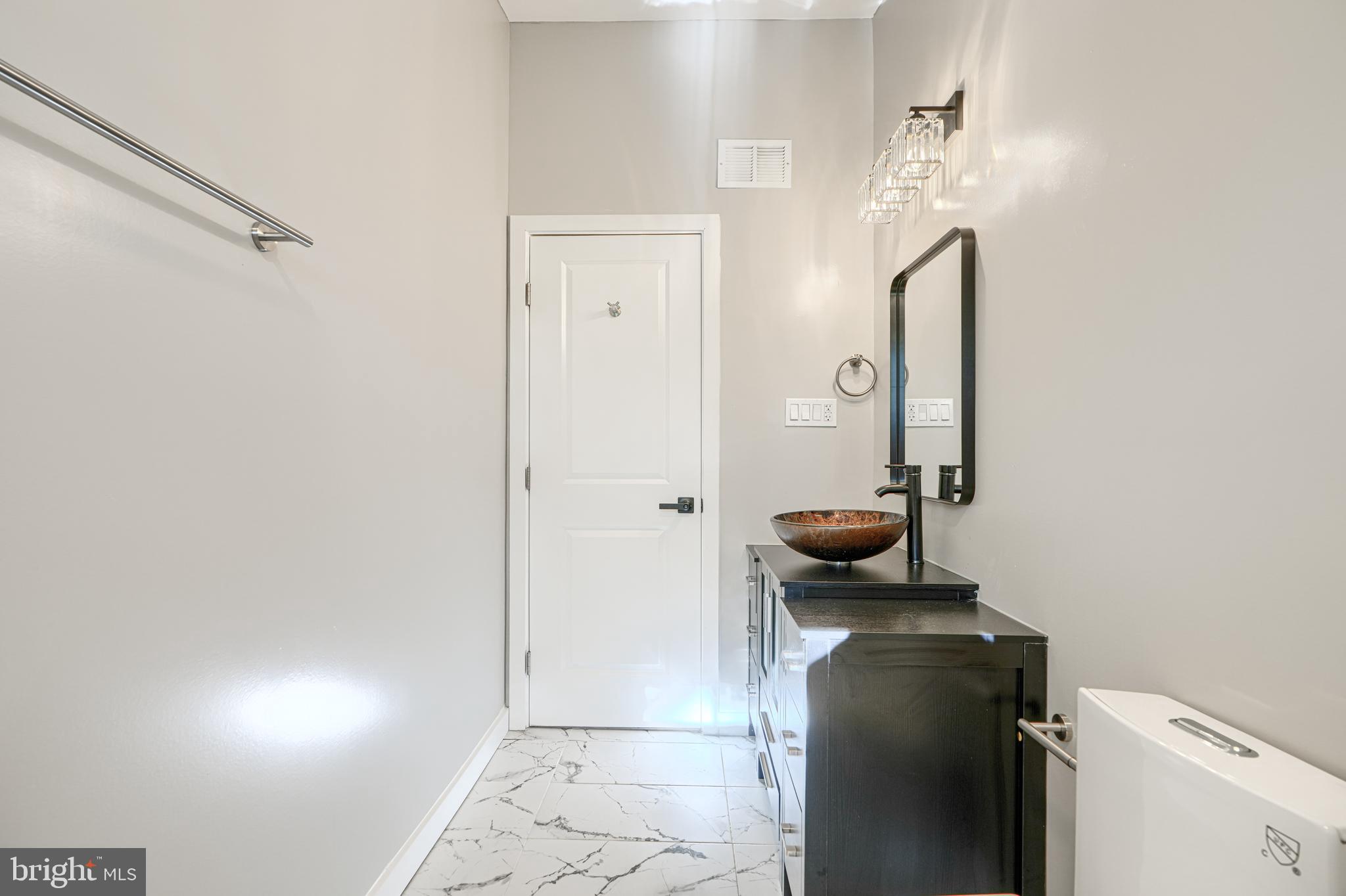 6200 Ivymount Road Baltimore, MD 21209 - Photo 34 of 71