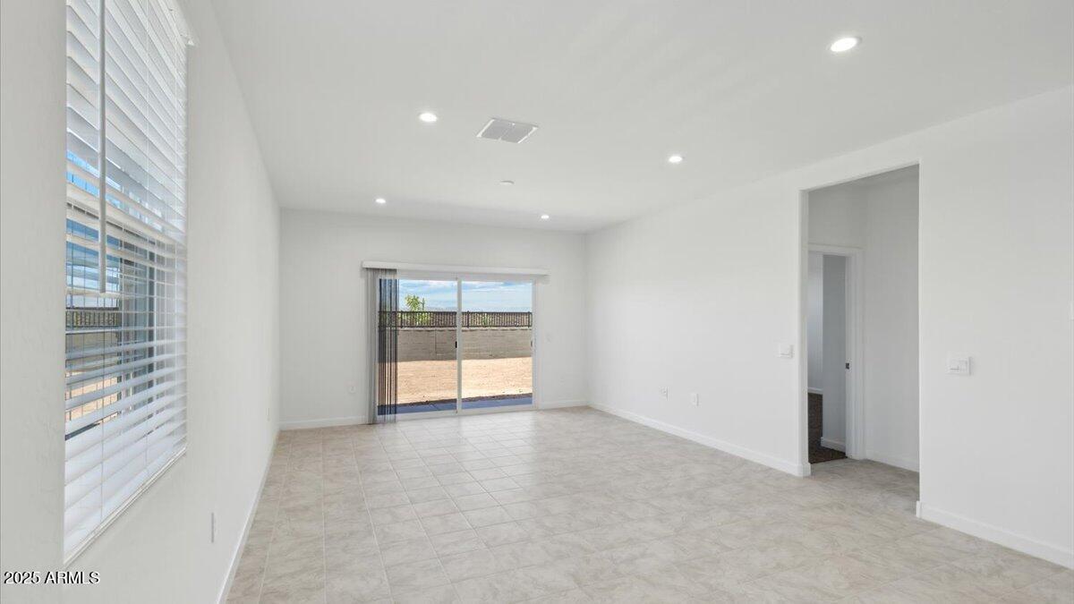 2727 Simone Avenue Apache Junction, AZ 85120 - Photo 7 of 21 Hanna great room 2