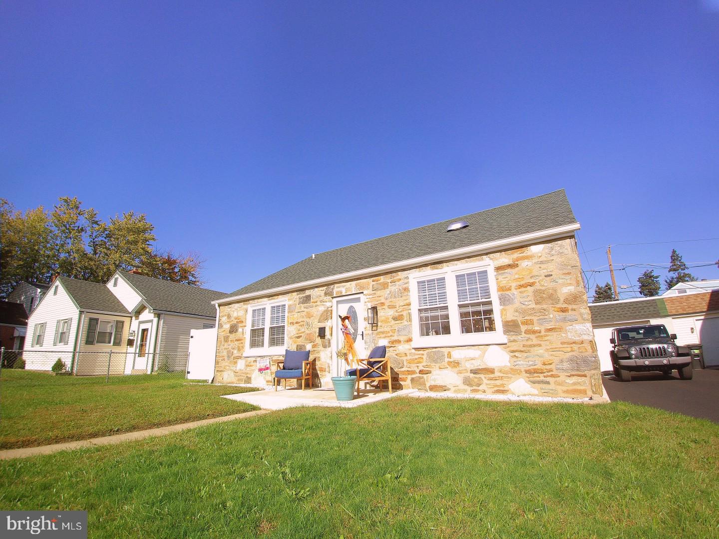9220 Horatio Road Philadelphia, PA 19114 - Photo 4 of 26 Gallery Image 4