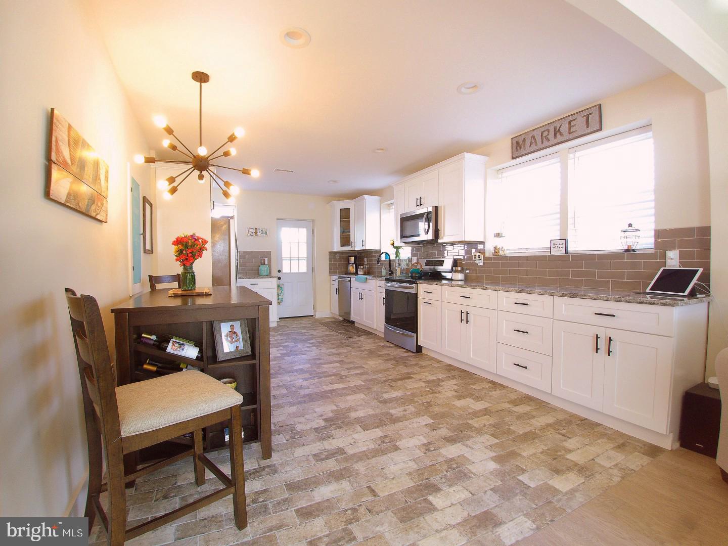 9220 Horatio Road Philadelphia, PA 19114 - Photo 9 of 26 Gallery Image 9