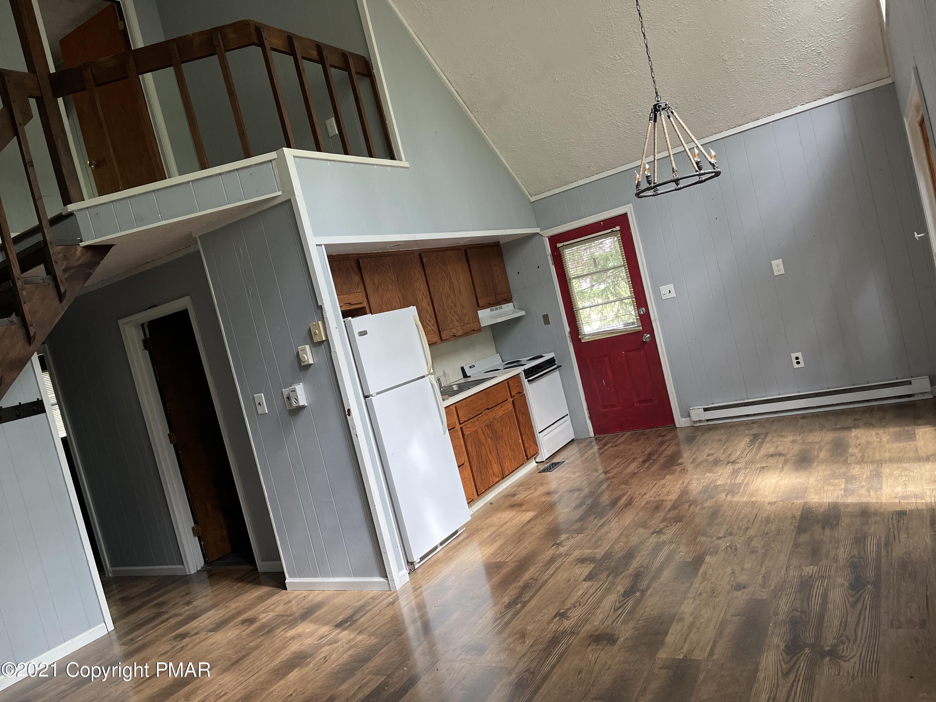 6204 Decker Road Bushkill, PA 18324 - Photo 3 of 30 Photo Sep 21, 2 22 28 PM
