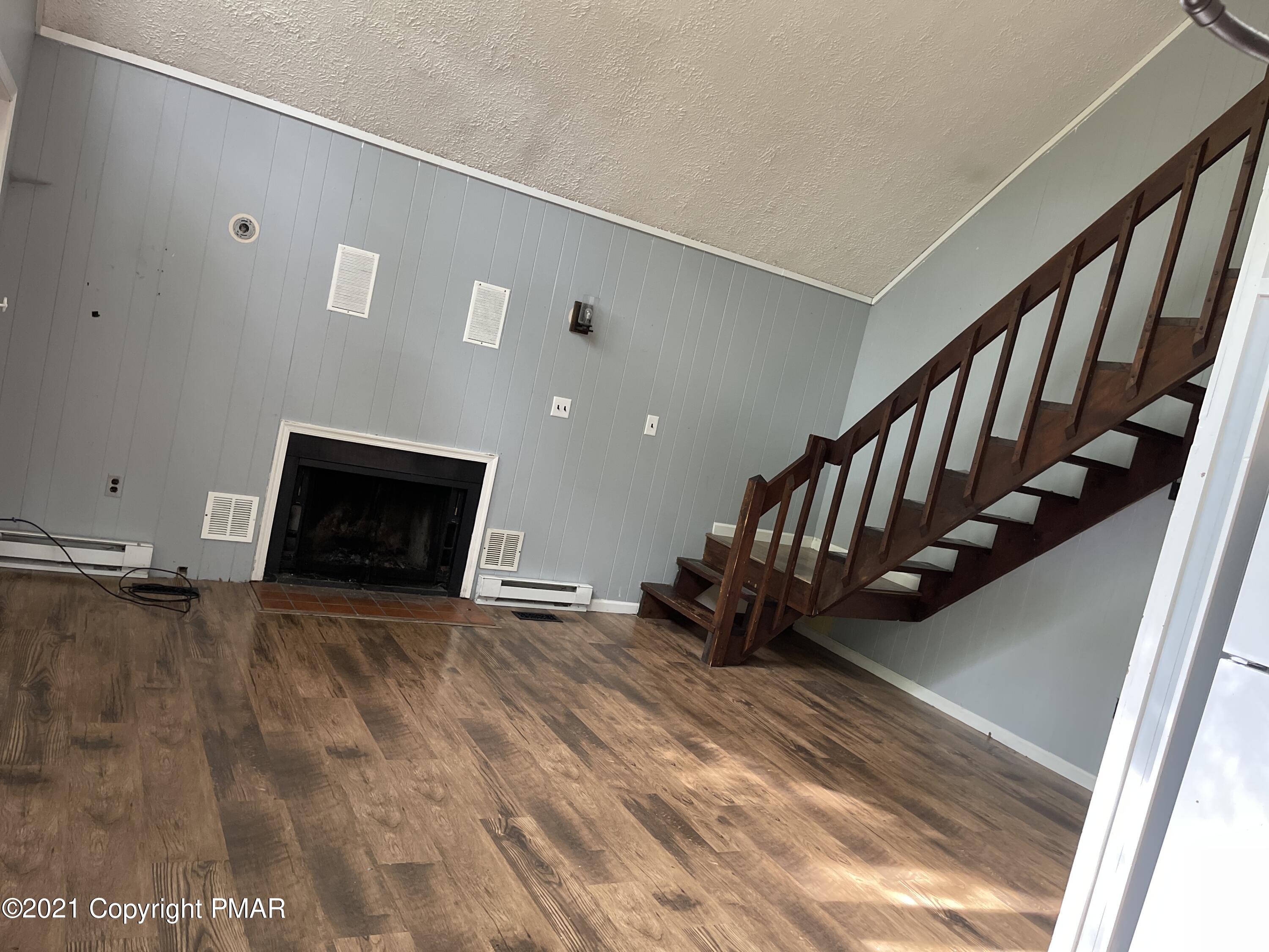 6204 Decker Road Bushkill, PA 18324 - Photo 4 of 30 Photo Sep 21, 2 22 45 PM