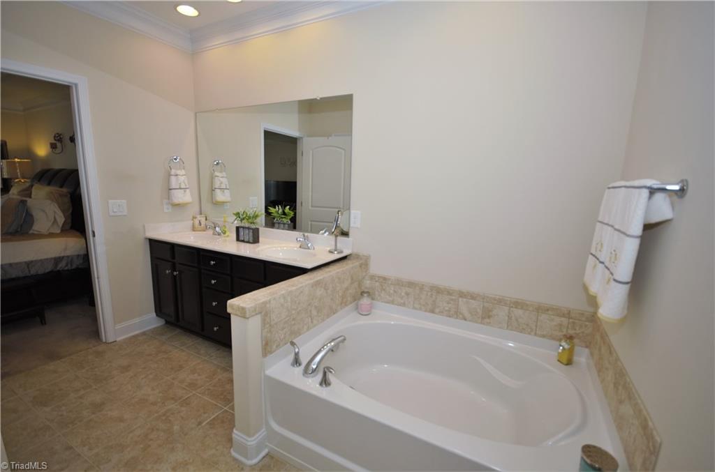 3510 Timbergate Lane High Point, NC 27265 - Photo 16 of 24 Gallery Image 16
