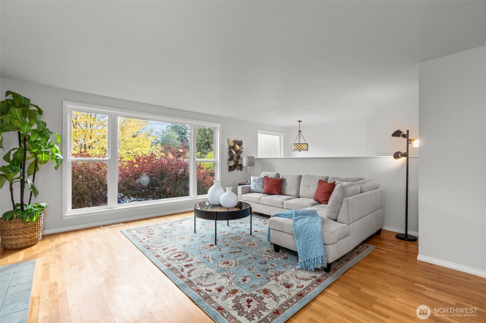 5805 157th Place Southwest Edmonds, WA 98026 - Photo 3 of 40 Gallery Image 3