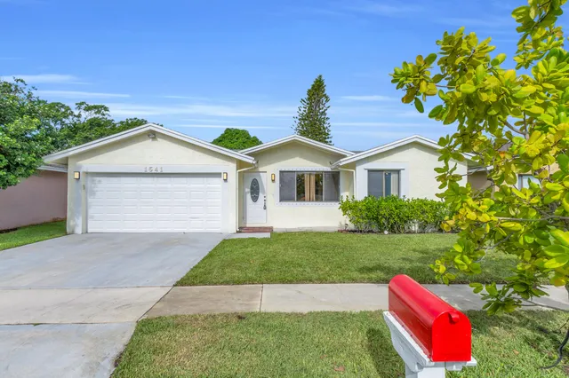 $715,000 | 1541 Southwest 102nd Terrace, Davie, FL 33324