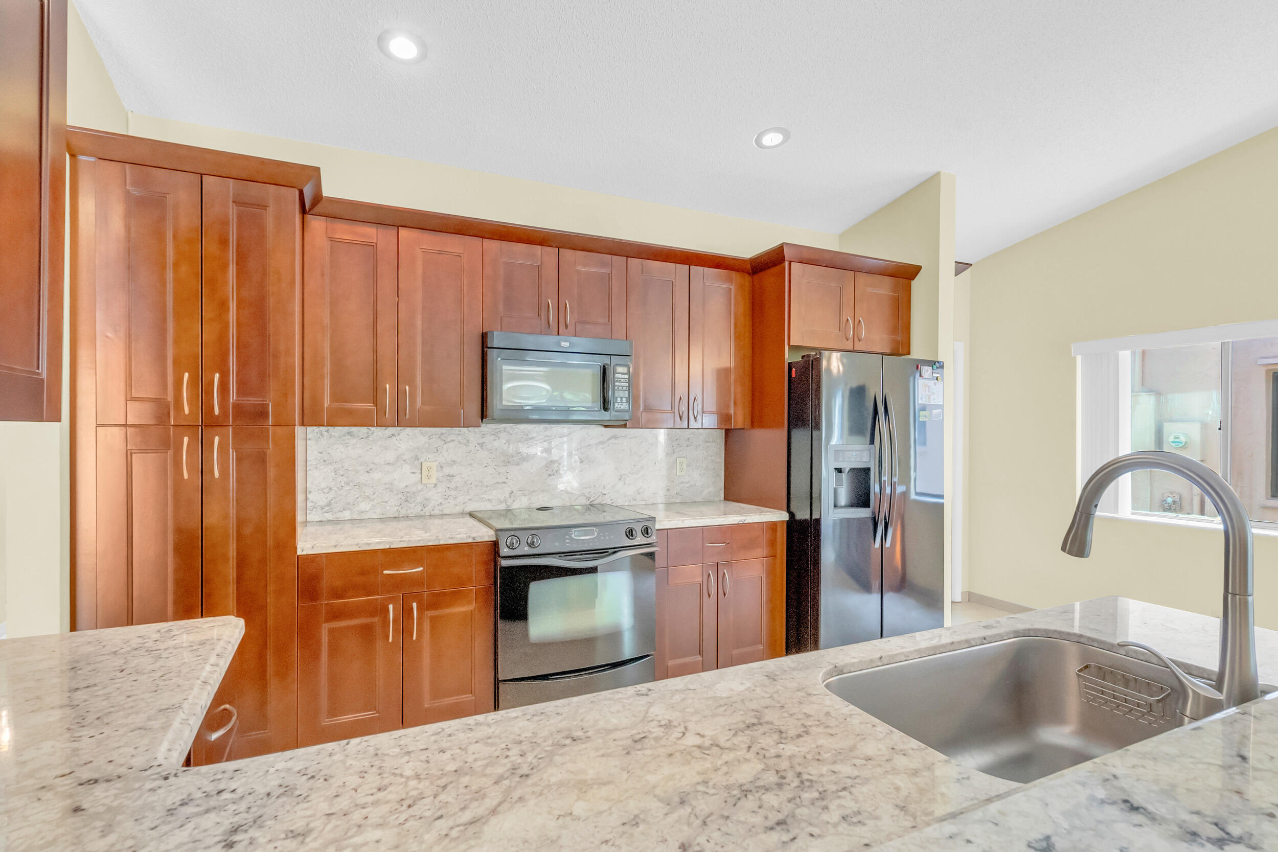 1541 Southwest 102nd Terrace Davie, FL 33324 - Photo 25 of 49 34_dsc07392