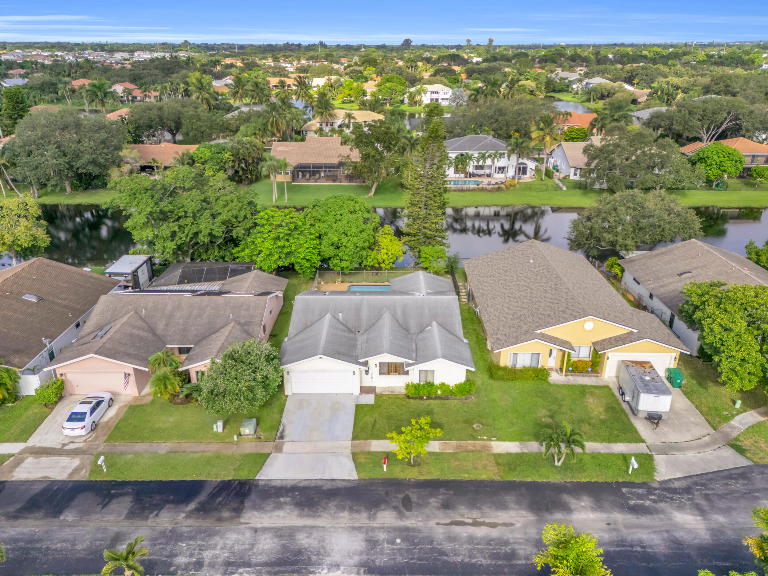 1541 Southwest 102nd Terrace Davie, FL 33324 - Photo 8 of 49 7_dji_20250902092252_0001_d-1