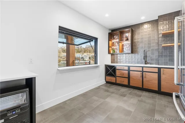 $2,375,000 | 507 Redbud Court, Lake Ozark, MO 65049