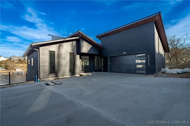 $2,375,000 | 507 Redbud Court, Lake Ozark, MO 65049