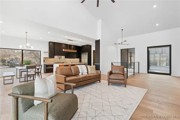 $2,295,000 | 507 Redbud Court, Lake Ozark, MO 65049