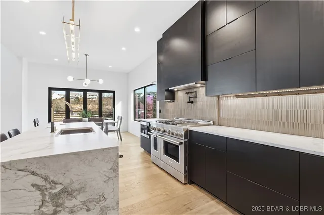 $2,375,000 | 507 Redbud Court, Lake Ozark, MO 65049