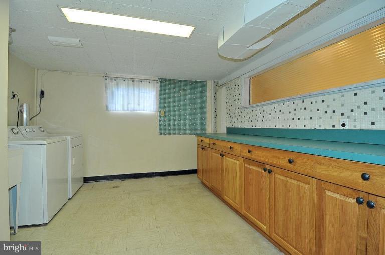 9518 St Andrews Way Silver Spring, MD 20901 - Photo 25 of 29 Laundry Area 1