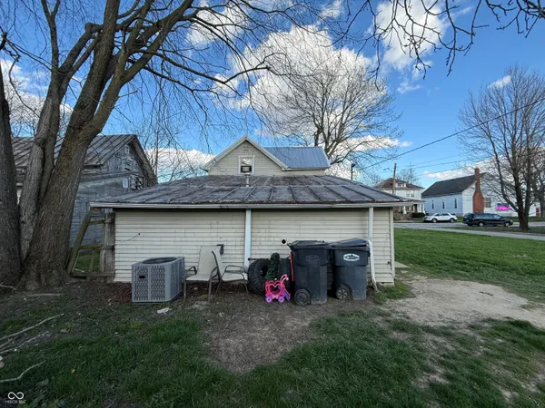 $92,500 | 221 North Main Street, Modoc, IN 47358