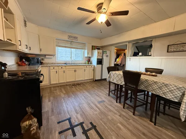 $92,500 | 221 North Main Street, Modoc, IN 47358