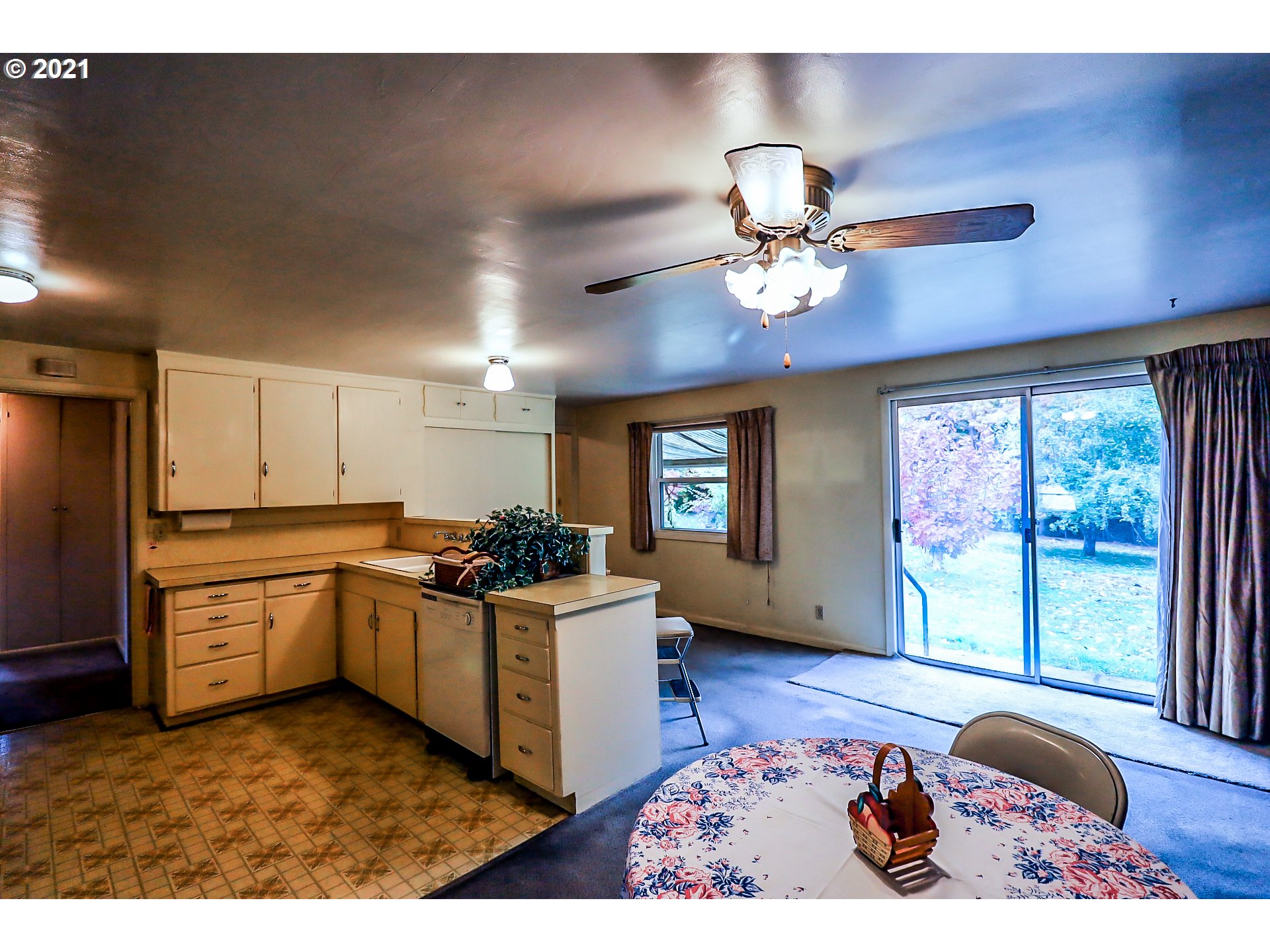 820 Southeast 7th Street Gresham, OR 97080 - Photo 9 of 31