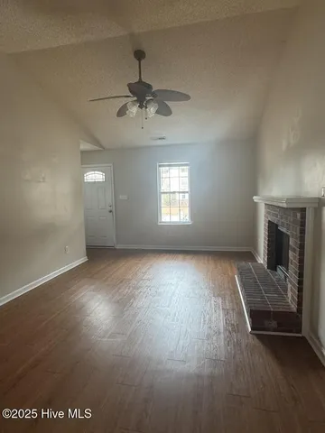 $1,100 | 106 Glenside Court, Midway Park, NC 28544
