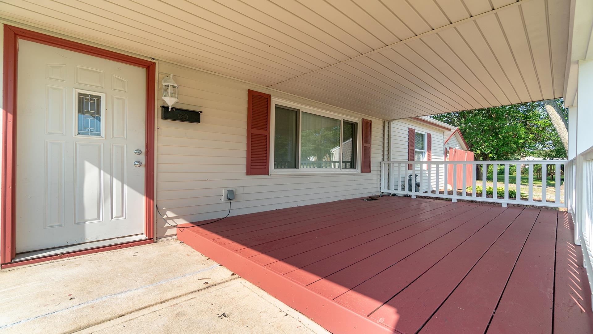 820 East Riverside Boulevard Loves Park, IL 61111 - Photo 3 of 32 a view of backyard with a garden