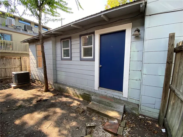 $1,900 | 1801 Nueces Street, Austin, TX 78701