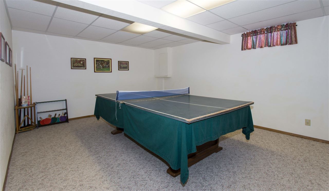 6210 Middle Road Dubuque, IA 52002 - Photo 17 of 25 Gallery Image 17