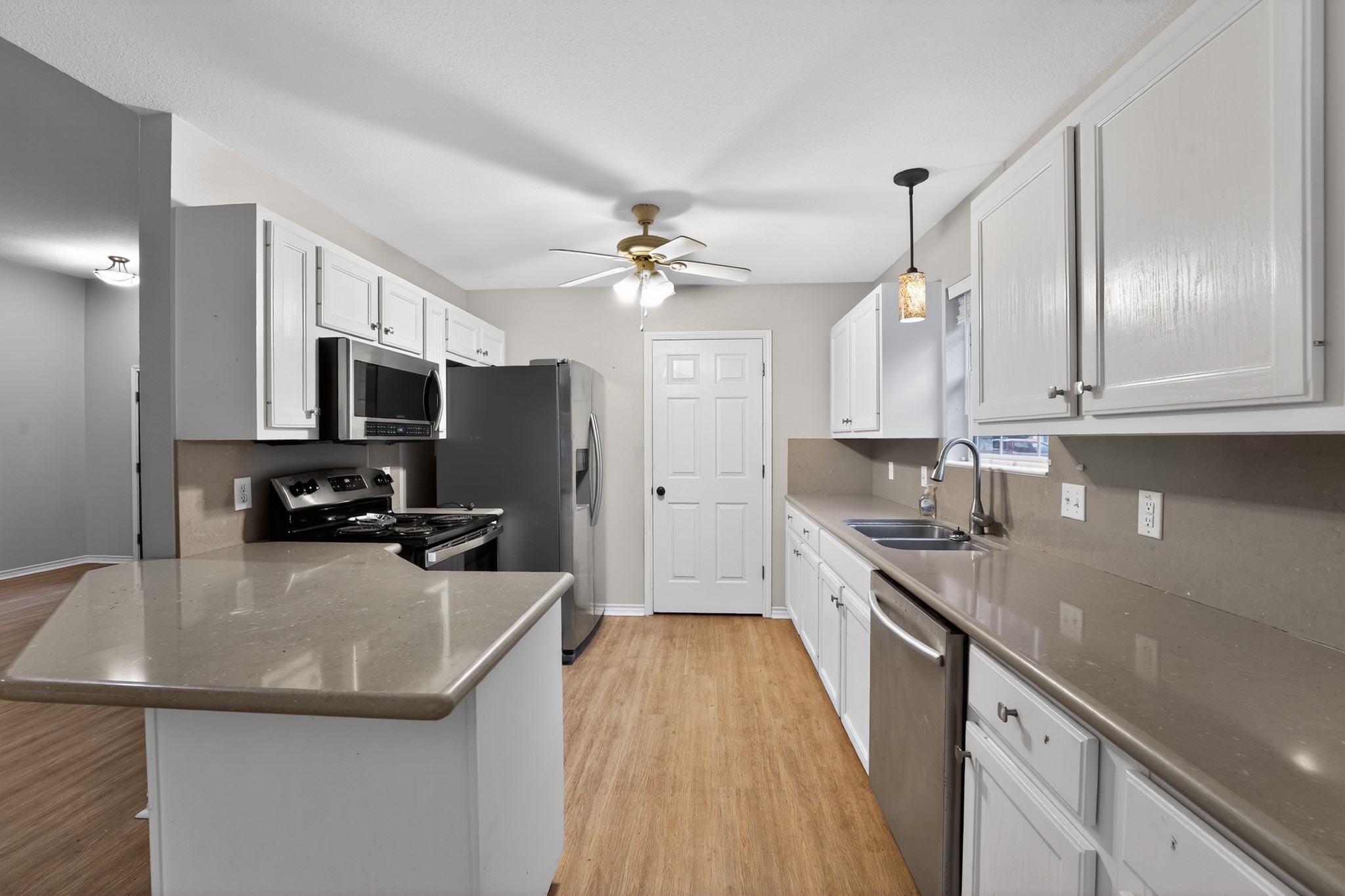 102 Hummingbird Lane Lockhart, TX 78644 - Photo 8 of 30