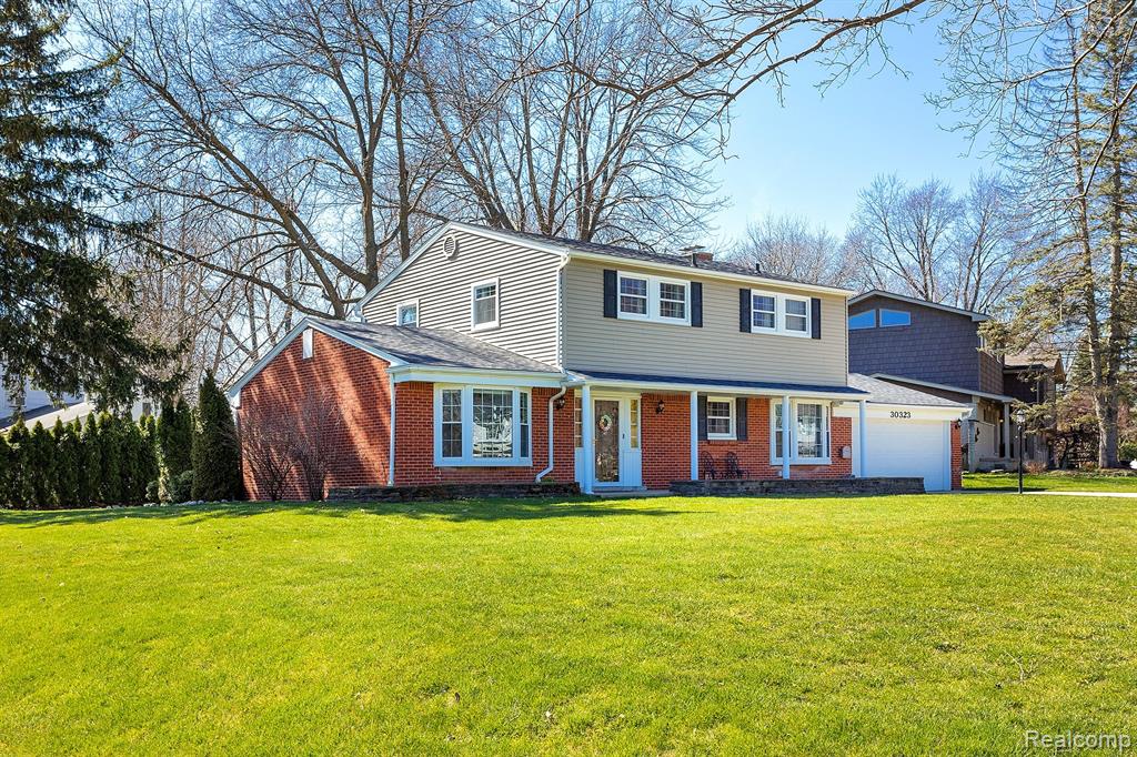 30323 Wicklow Road Farmington Hills, MI 48334 - Photo 2 of 33
