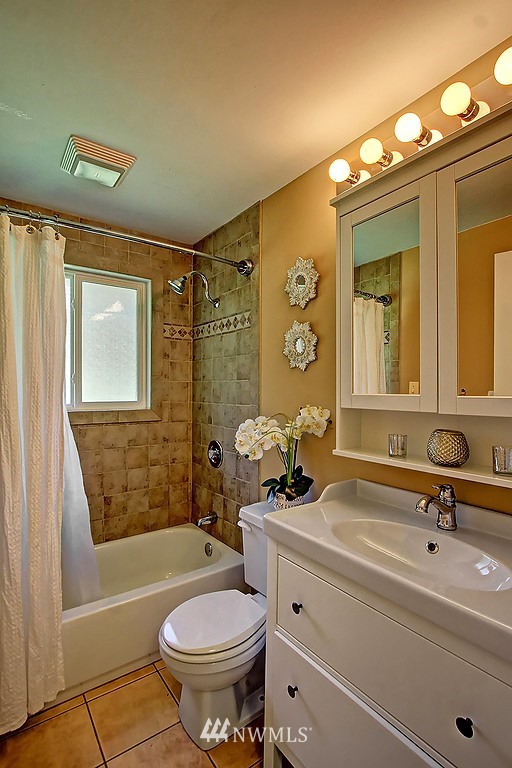 7431 181st Place Southwest Edmonds, WA 98026 - Photo 12 of 18 Gallery Image 12