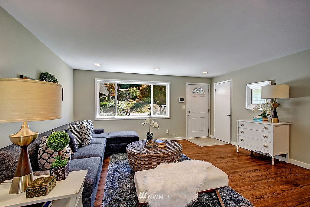 7431 181st Place Southwest Edmonds, WA 98026 - Photo 4 of 18 Gallery Image 4