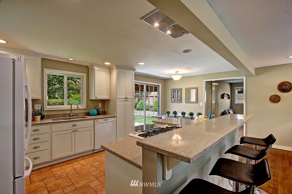 7431 181st Place Southwest Edmonds, WA 98026 - Photo 7 of 18 Gallery Image 7