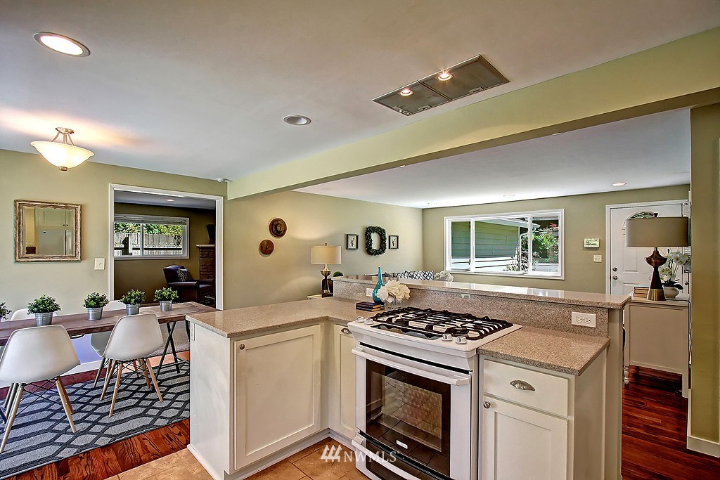 7431 181st Place Southwest Edmonds, WA 98026 - Photo 8 of 18 Gallery Image 8