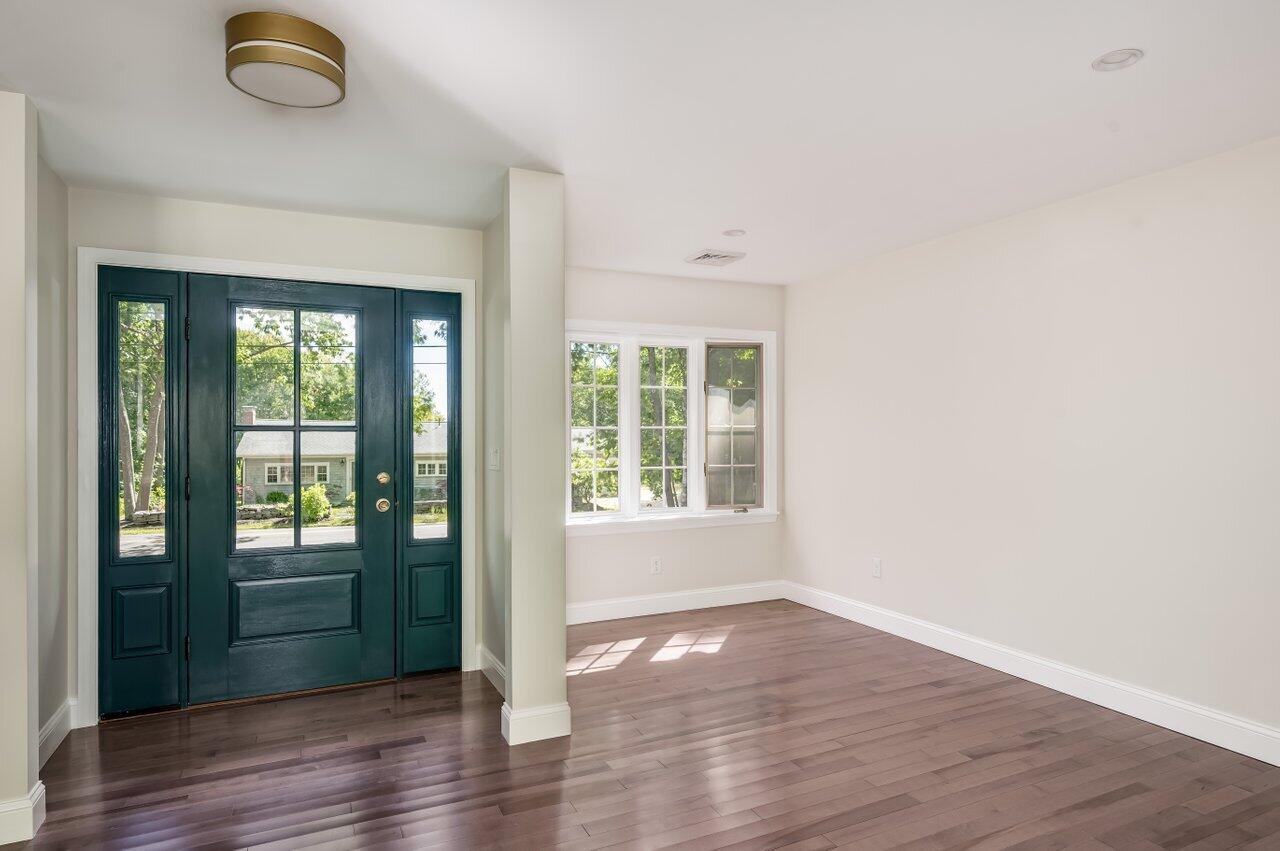 200 Shore Road Cape Neddick, ME 03902 - Photo 10 of 35 8