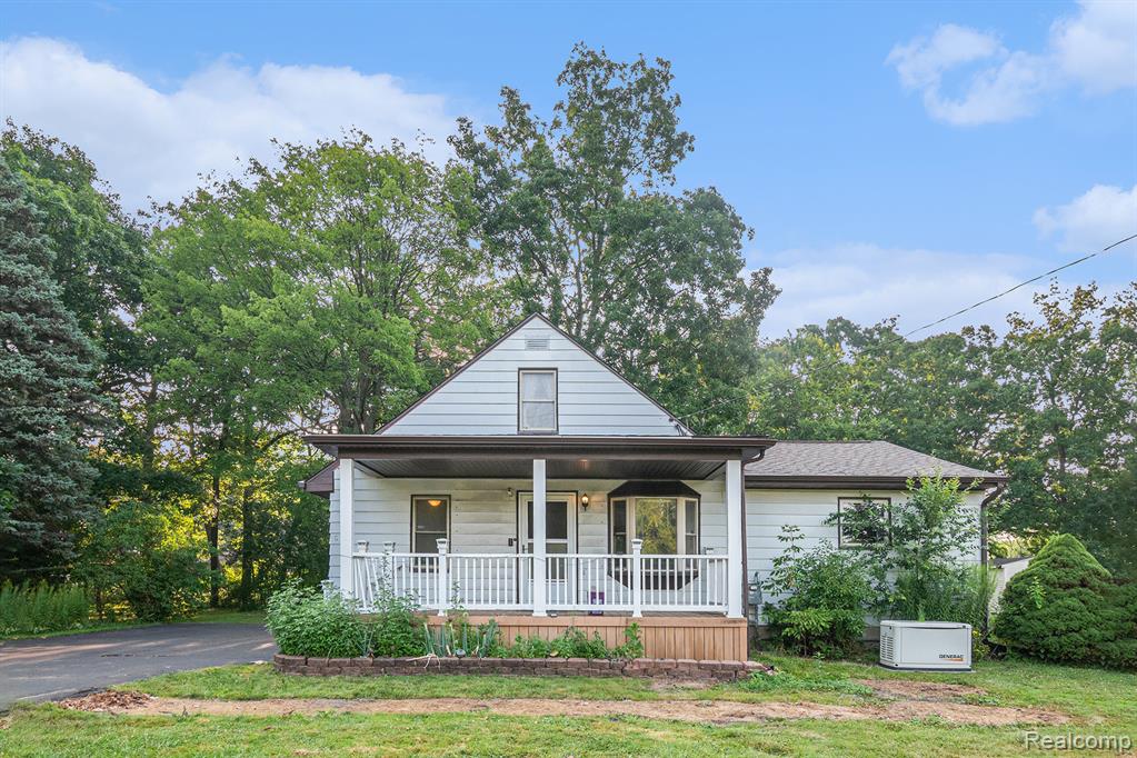 3014 Center Road Flint, MI 48506 - Photo 2 of 19