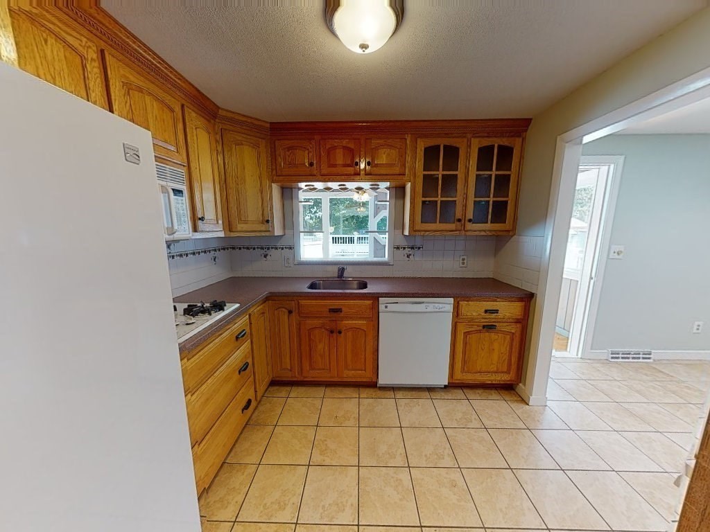 8 Tyson Road Franklin, MA 02038 - Photo 3 of 16 Gallery Image 3