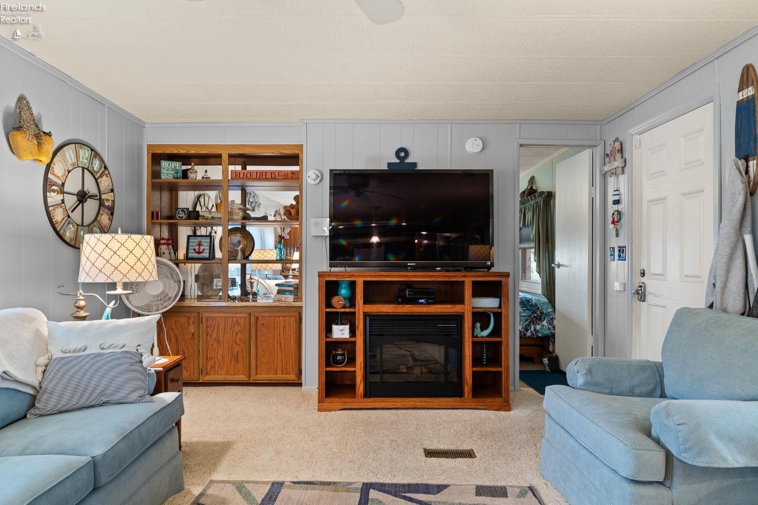 1623 Northeast Catawba Road, Unit 146 Port Clinton, OH 43452 - Photo 5 of 37 Gallery Image 5