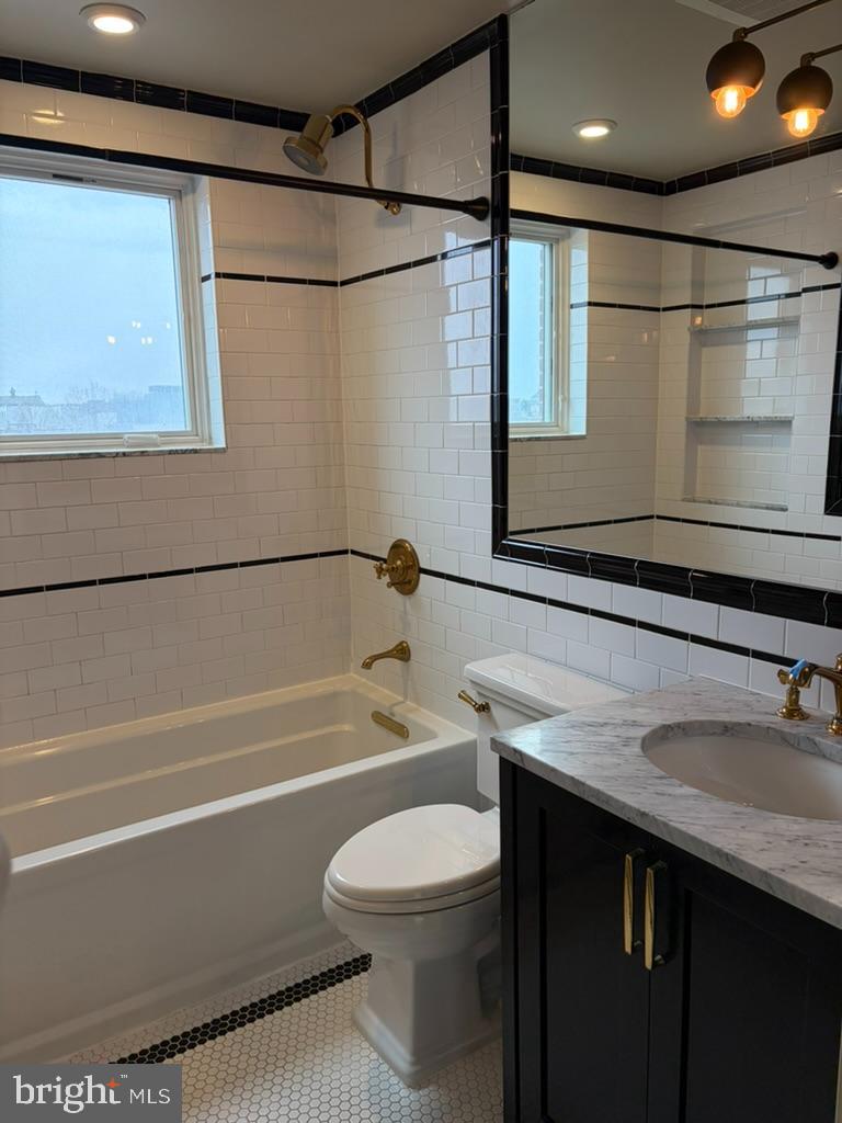 1301 H Street Northeast, Unit PH7 Washington, DC 20002 - Photo 16 of 19