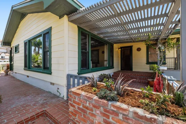 $1,475,000 | 301 South Horne Street, Oceanside, CA 92054
