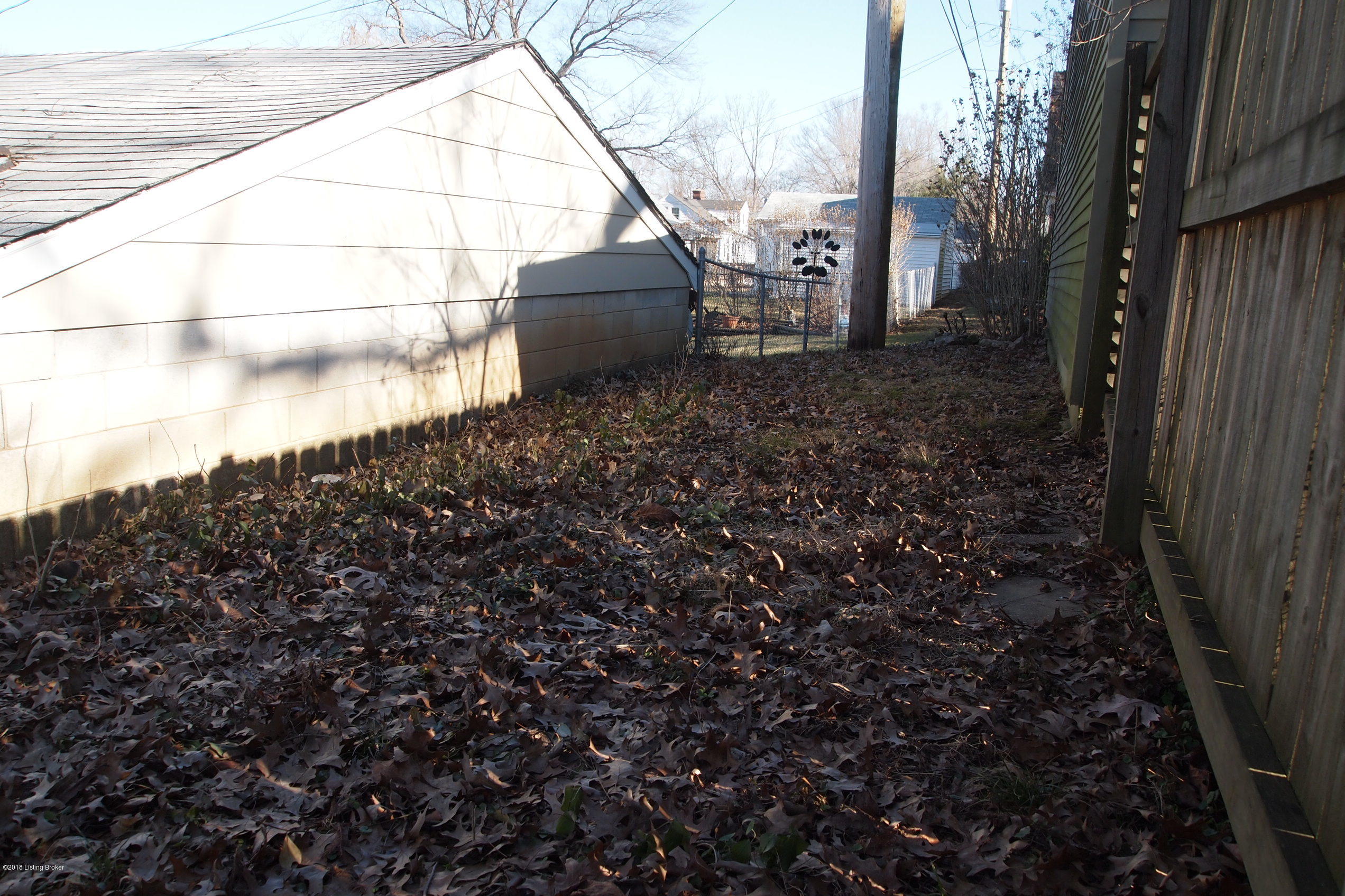 4008 Springhill Road Louisville, KY 40207 - Photo 41 of 43 P1015424