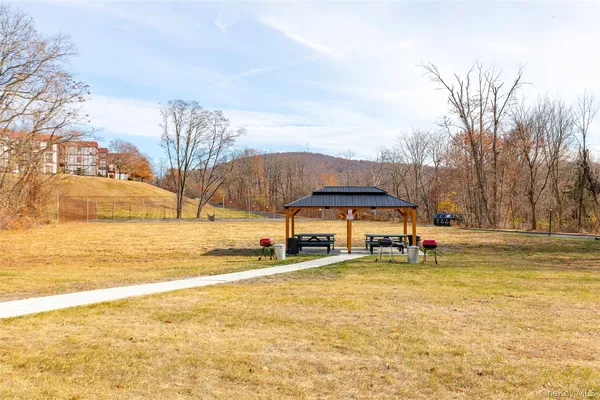 $350,000 | 10 Skyline Drive, Unit 10, Fishkill, NY 12524