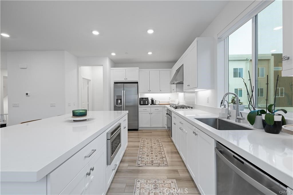 26799 Keystone Loop Valencia, CA 91381 - Photo 20 of 71