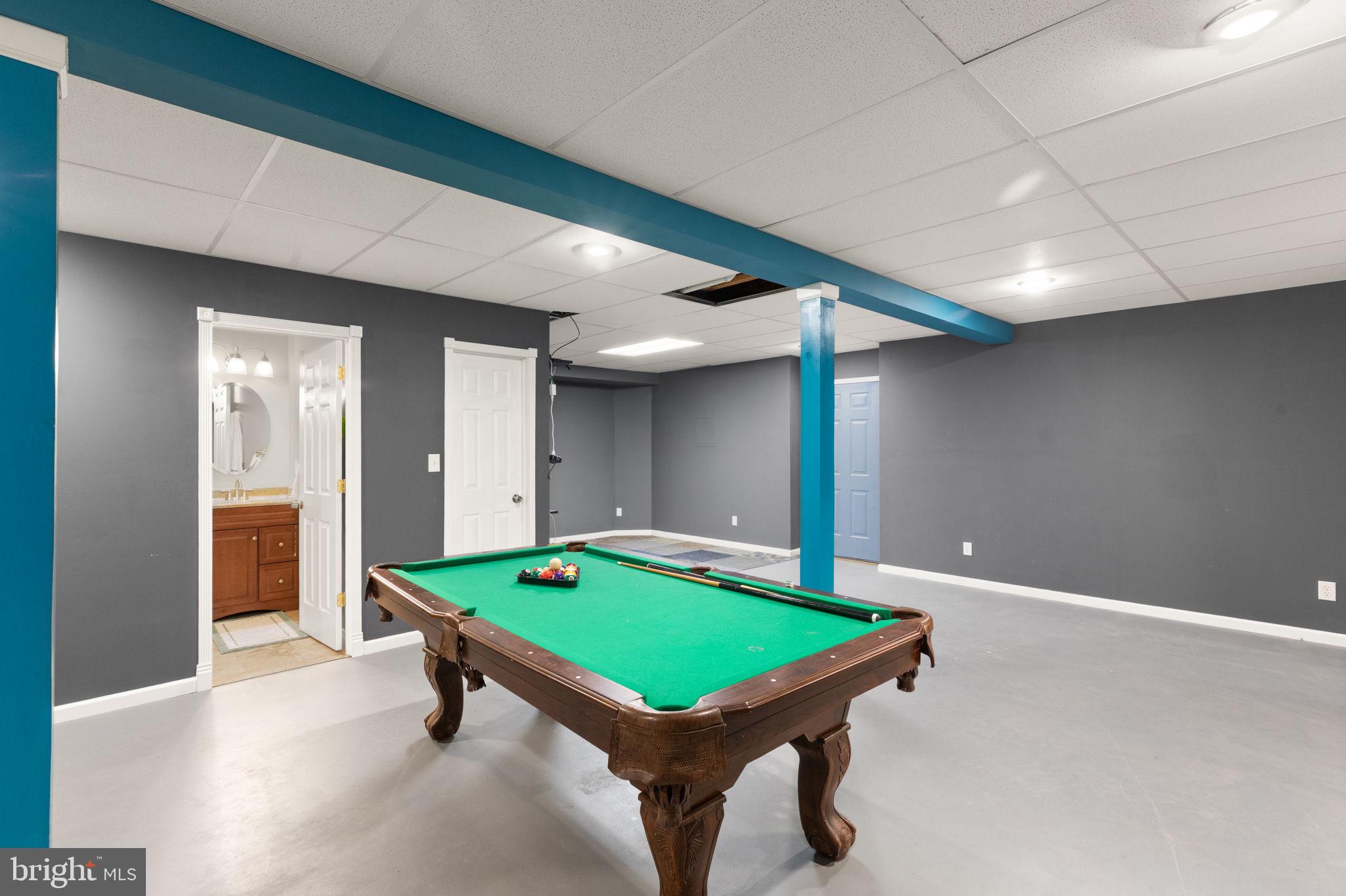 32 Hamilton Lane Elkton, MD 21921 - Photo 31 of 40 Spacious game room with vibrant accents.