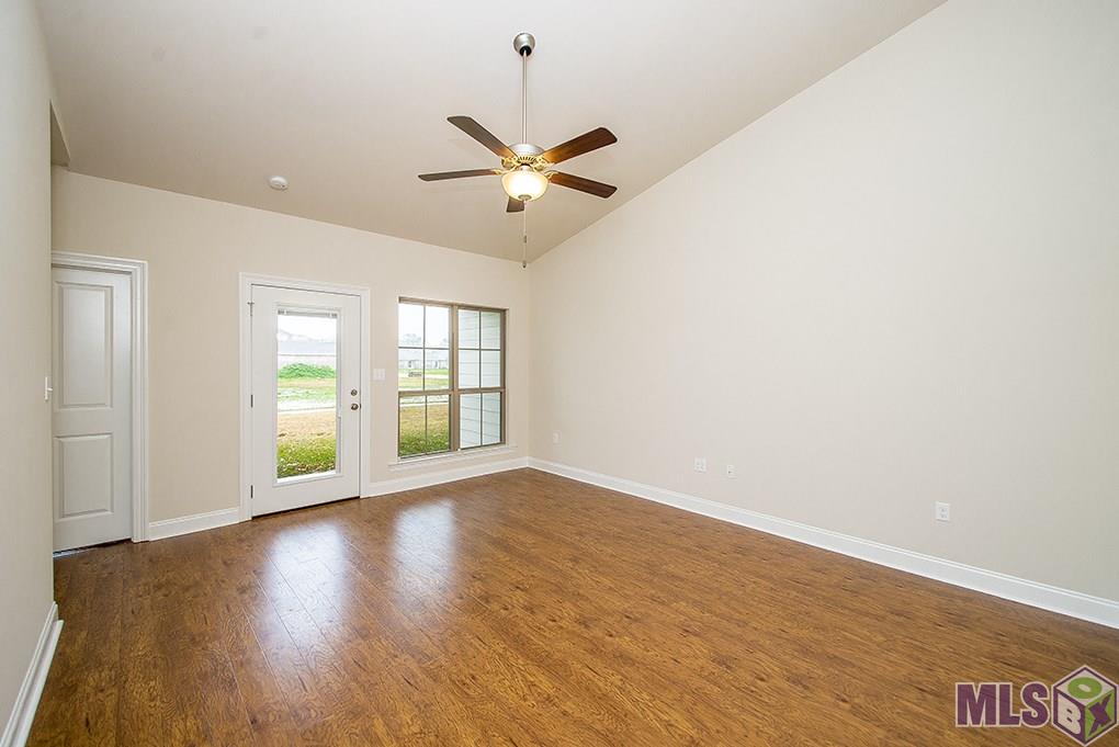 11523 Cottagecreek Road, Unit 8B Baton Rouge, LA 70816 - Photo 17 of 30