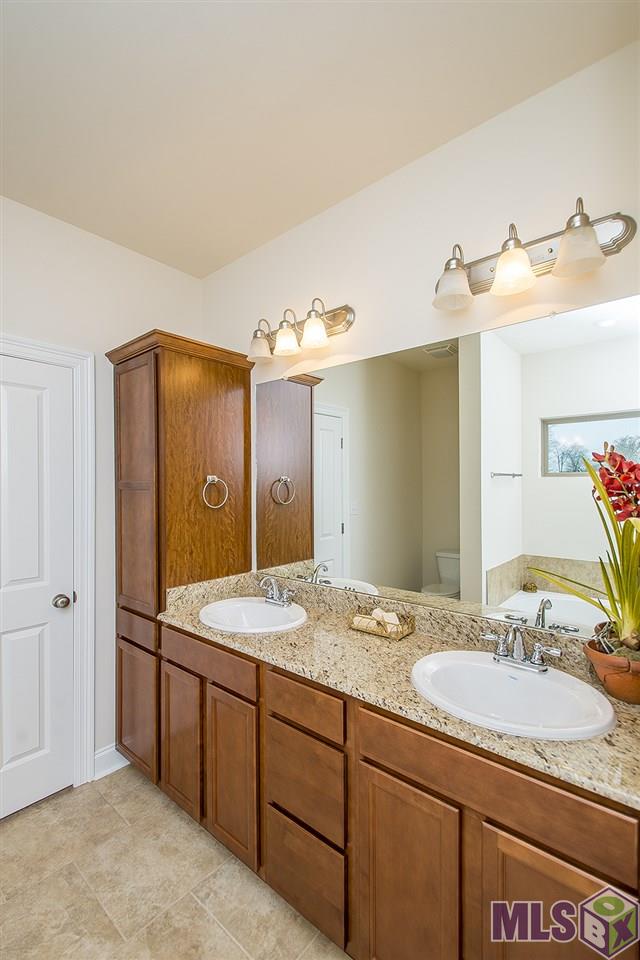 11523 Cottagecreek Road, Unit 8B Baton Rouge, LA 70816 - Photo 20 of 30